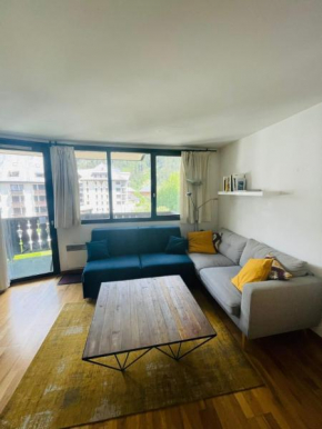 NICE 32m with BALCONY-VIEW on THE MOUNTAIN